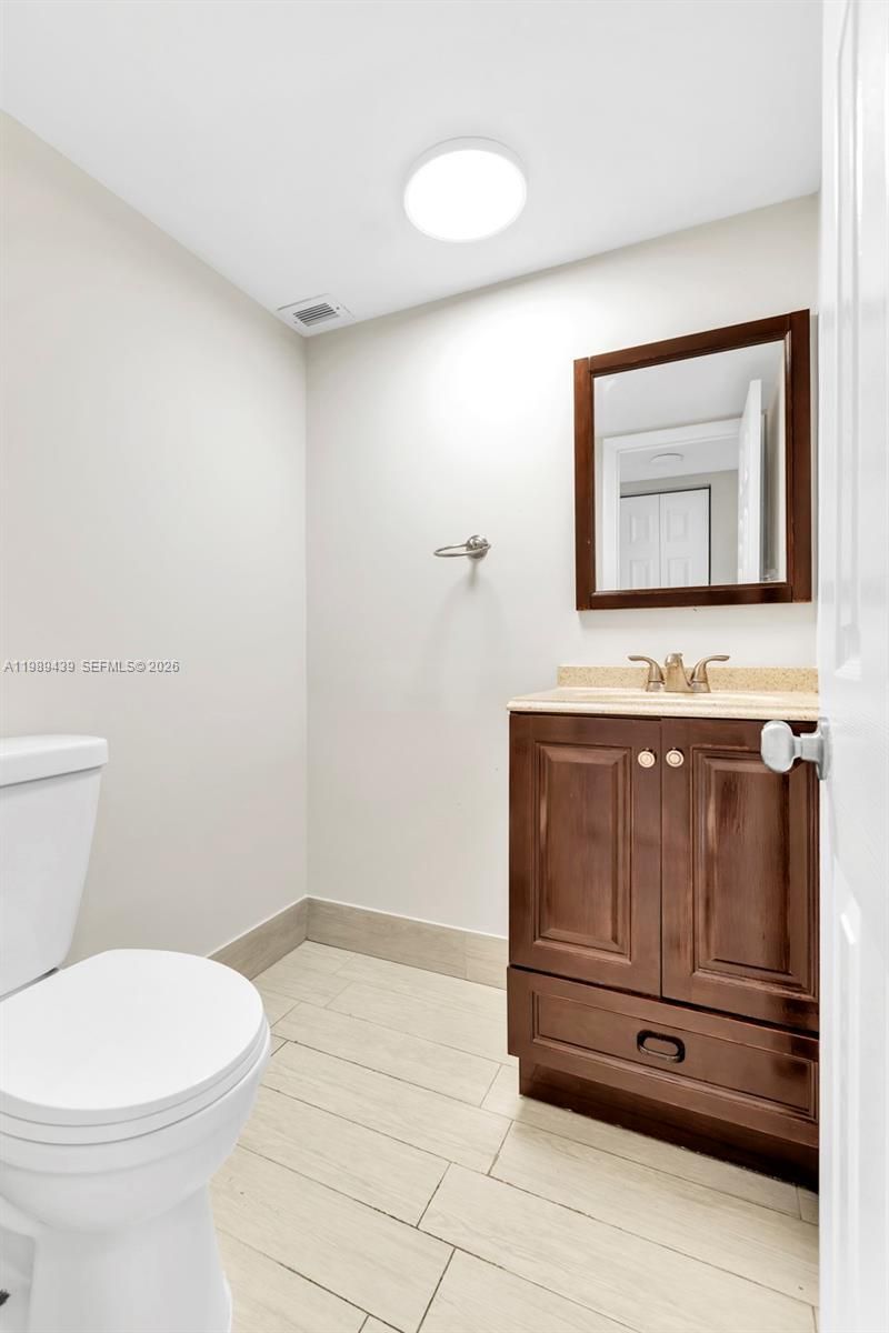 2750 NE 183rd St , Unit 806, Aventura, FL 33160 Photo