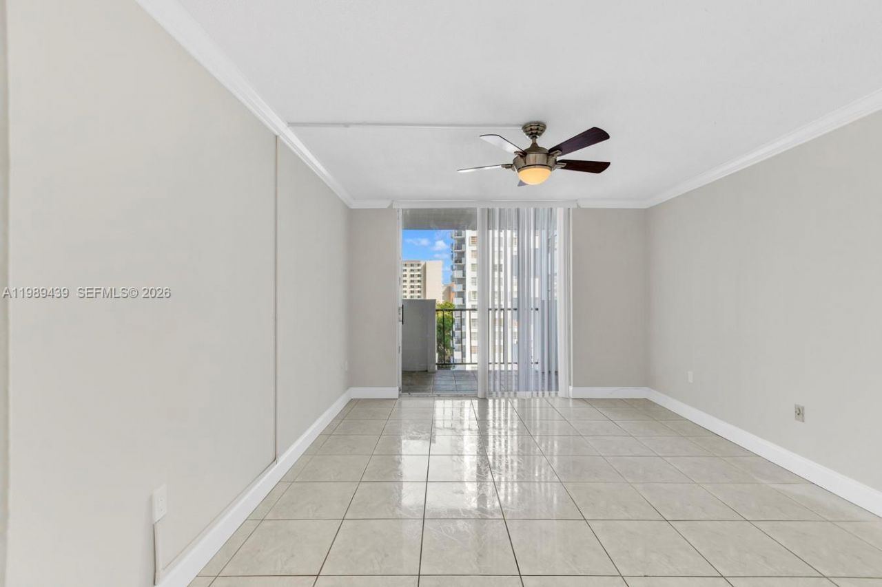 2750 NE 183rd St , Unit 806, Aventura, FL 33160 Photo