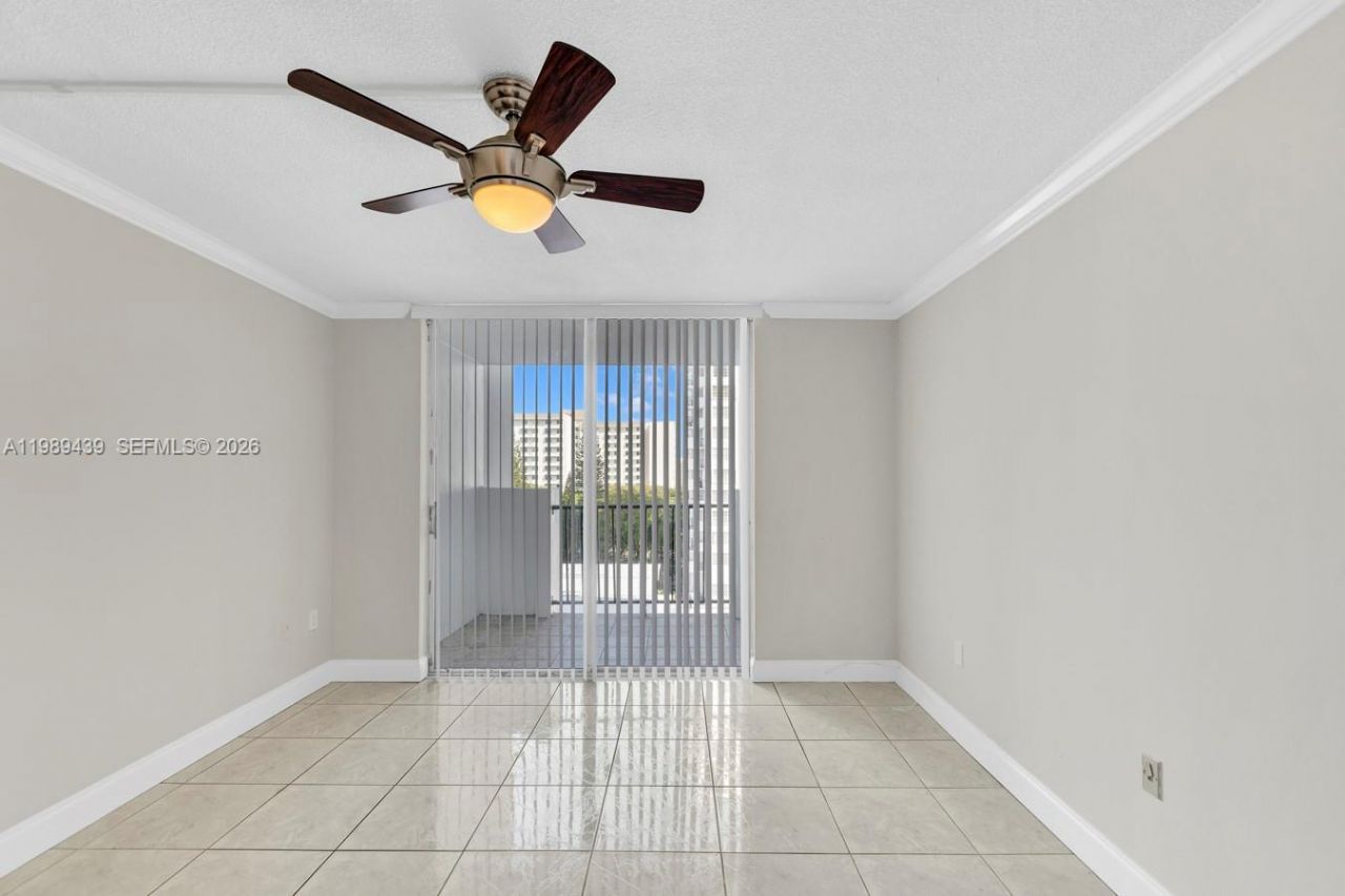 2750 NE 183rd St , Unit 806, Aventura, FL 33160 Photo