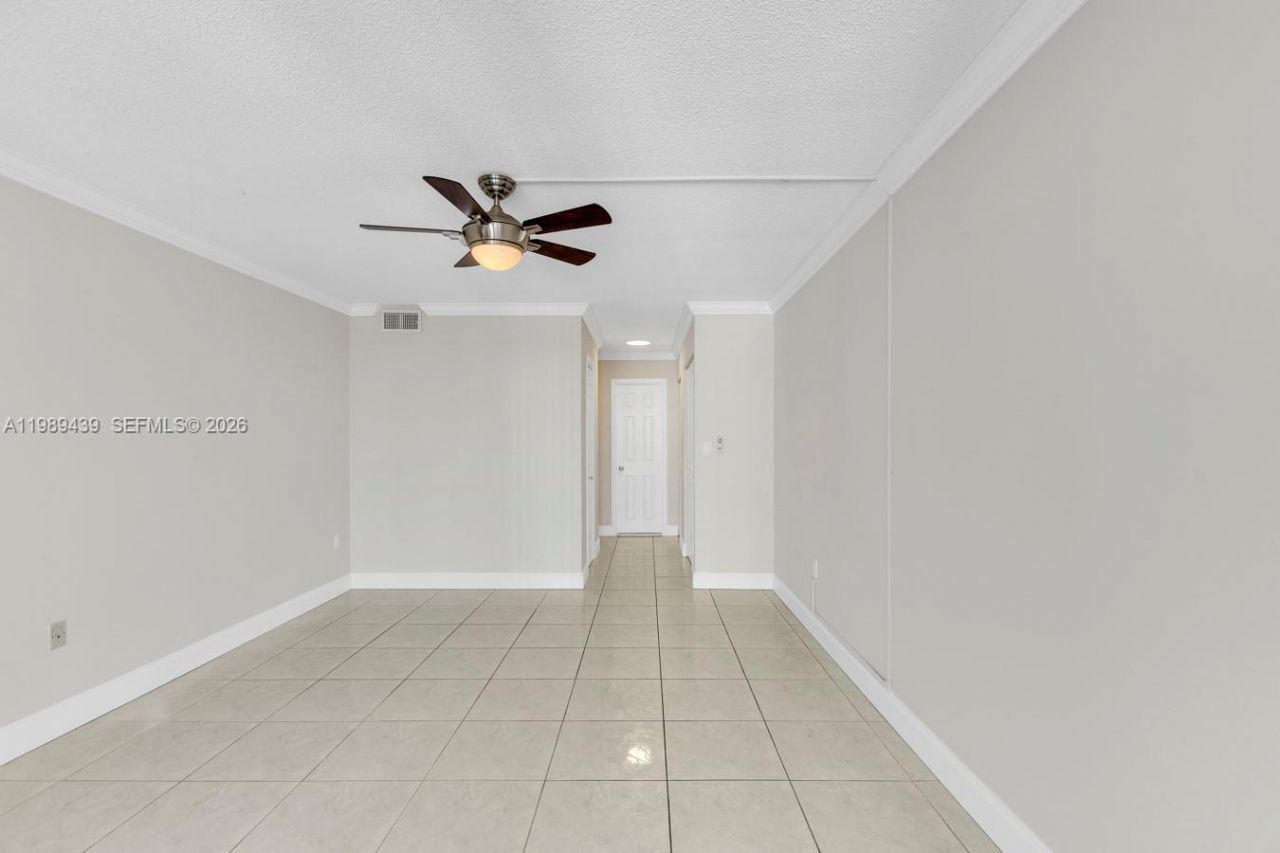 2750 NE 183rd St , Unit 806, Aventura, FL 33160 Photo