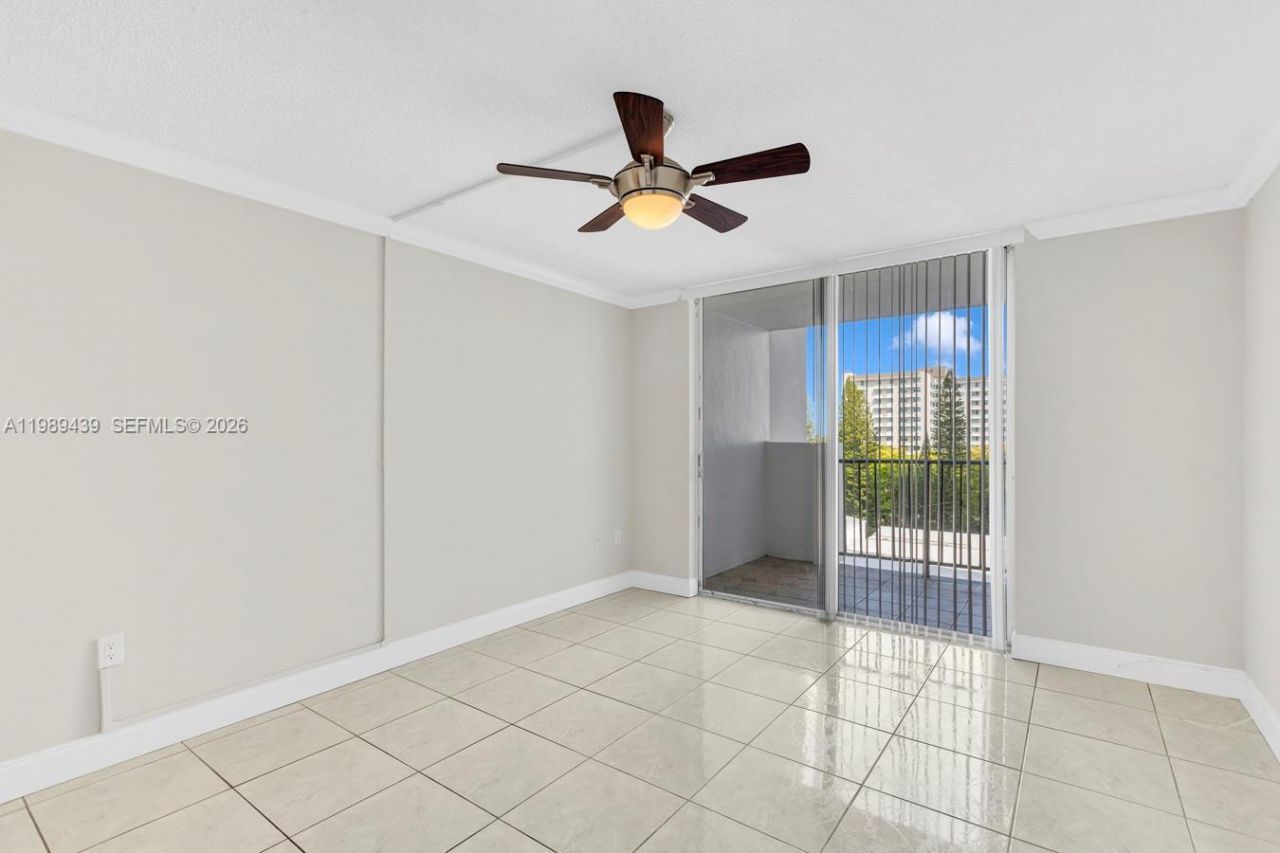 2750 NE 183rd St , Unit 806, Aventura, FL 33160 Photo