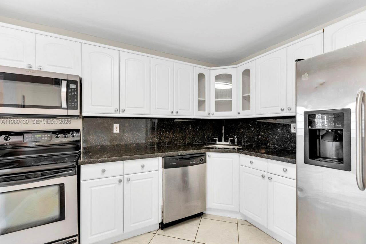 2750 NE 183rd St , Unit 806, Aventura, FL 33160 Photo