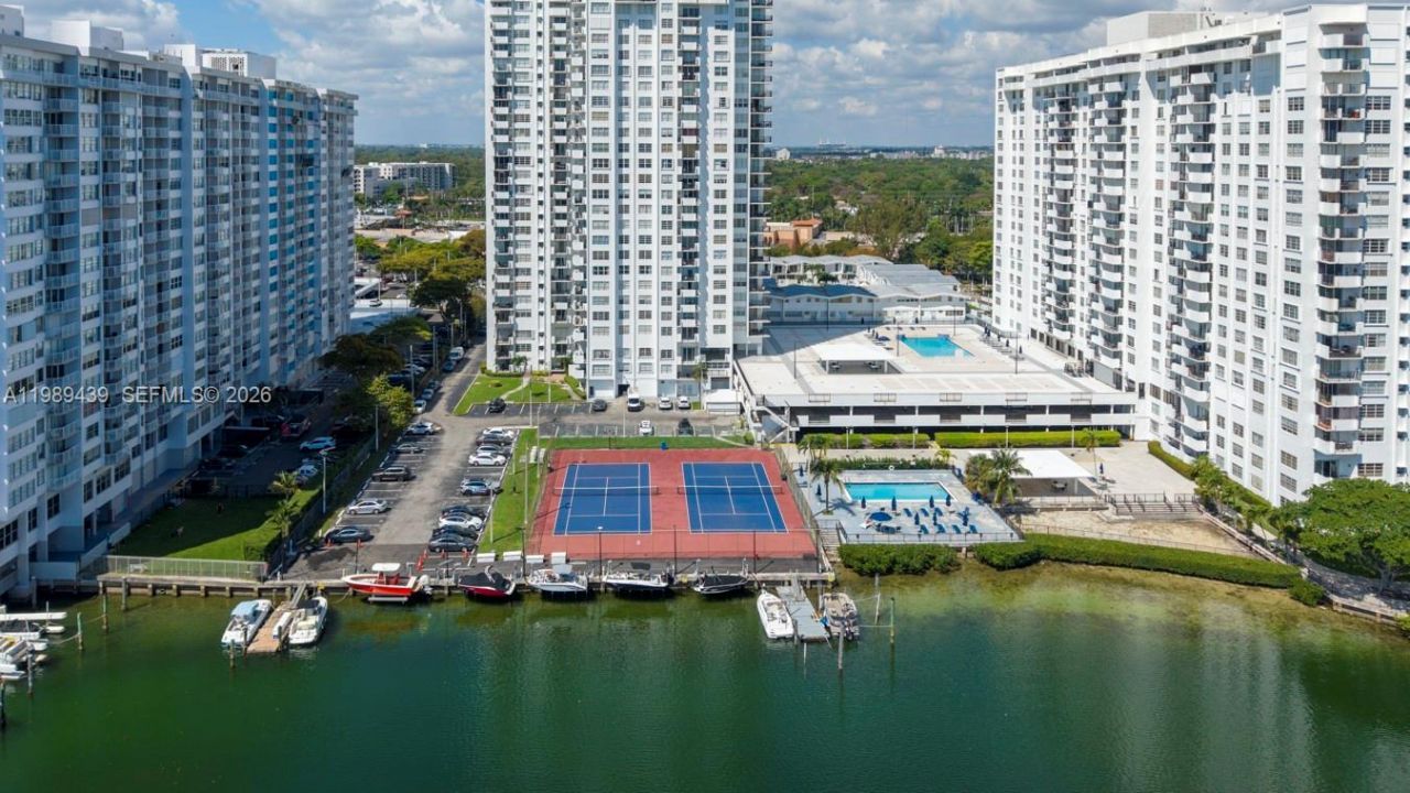 2750 NE 183rd St , Unit 806, Aventura, FL 33160 Photo