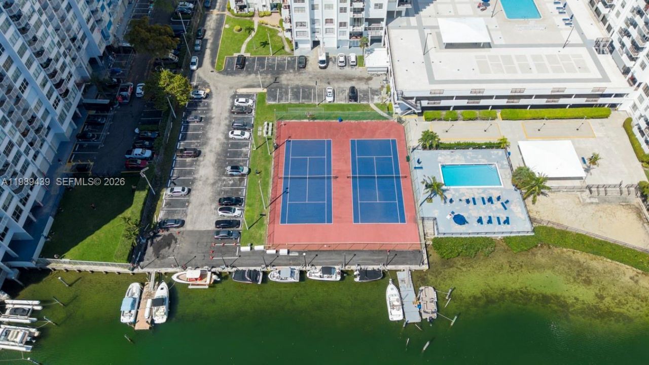 2750 NE 183rd St , Unit 806, Aventura, FL 33160 Photo