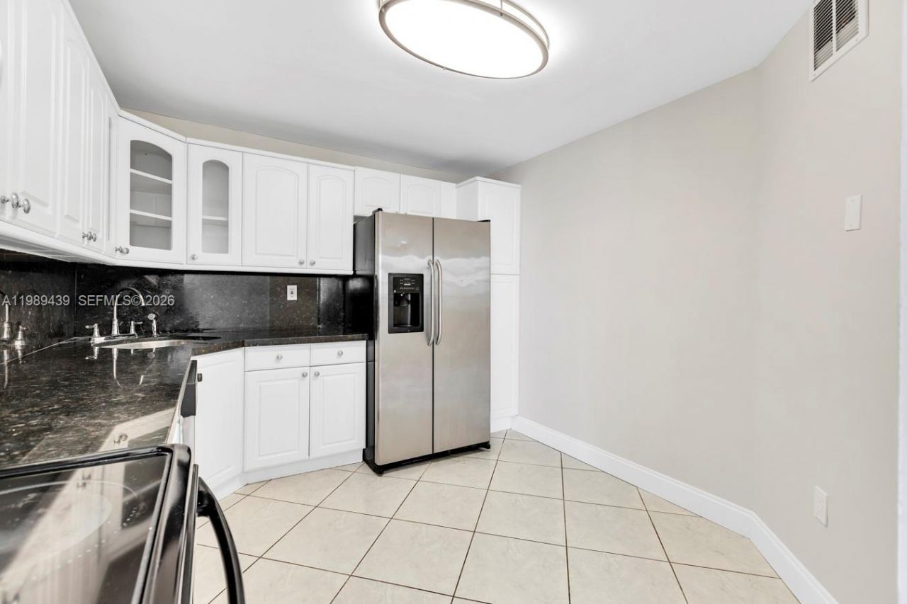 2750 NE 183rd St , Unit 806, Aventura, FL 33160 Photo