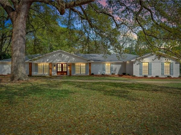 7273 Magnolia Avenue, Theodore, AL 36582