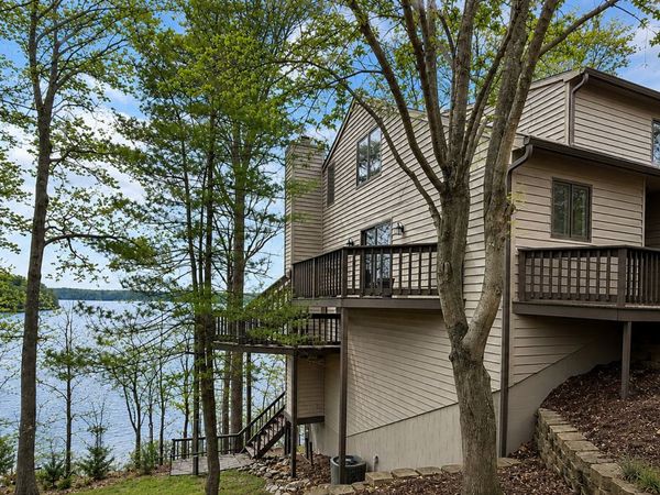 2072 E Waters Edge Drive, Unit 15, Bloomington, IN 47401