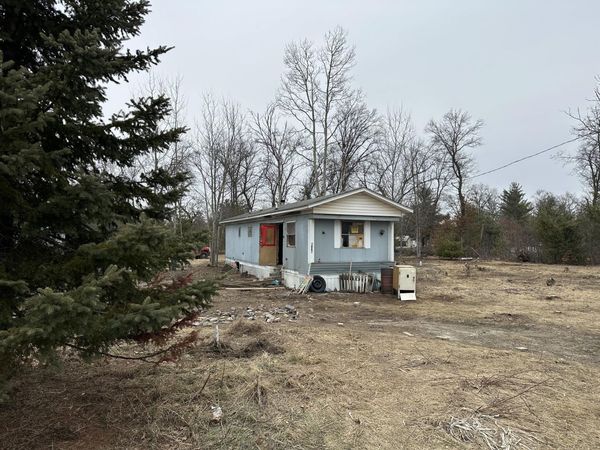 1647 Northwoods Drive, Alger, MI 48610