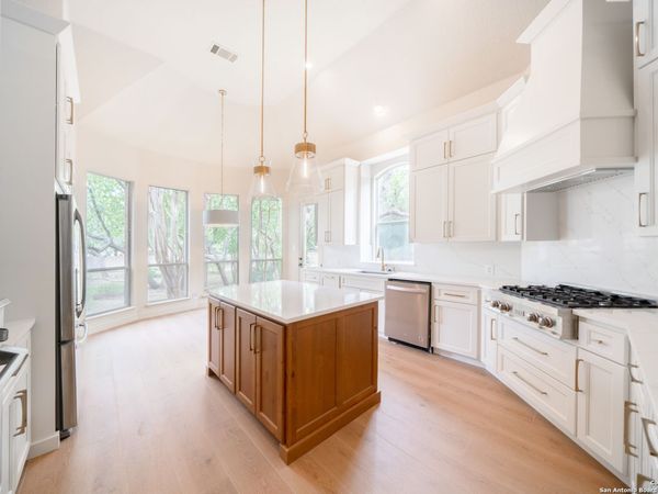 7523 STEEPLE DR, San Antonio, TX 78256