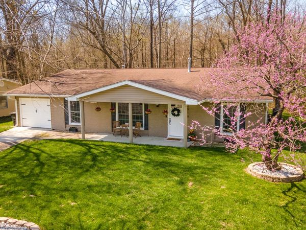 2016 W Norwood Drive , Carbondale, IL 62901