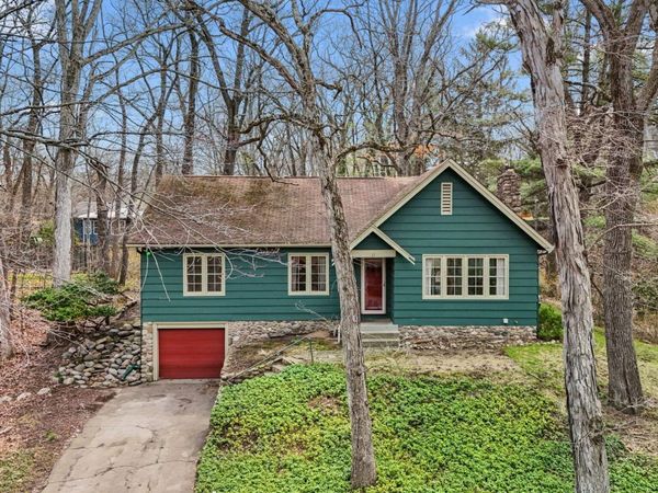 17 Angle Road , Michiana Shores, IN 46360