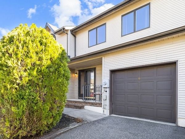 6 Elm Ter, Raritan, NJ 08822