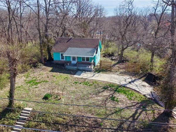 9409 E Independence Avenue, Independence, MO 64053