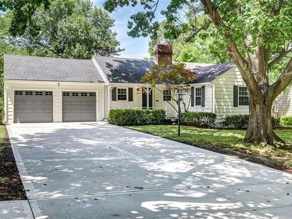 1236 Romany Road, Kansas City, MO 64113