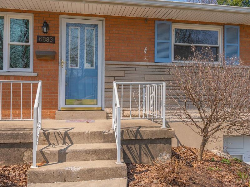 6683 Greentree Drive, Springfield Twp., OH 45224 Photo 2