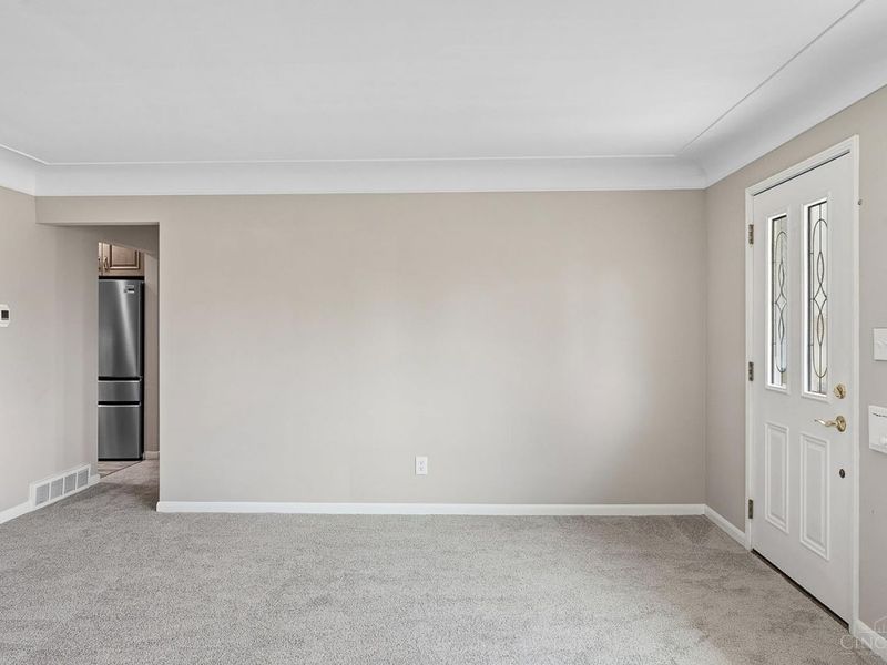 6683 Greentree Drive, Springfield Twp., OH 45224 Photo 3