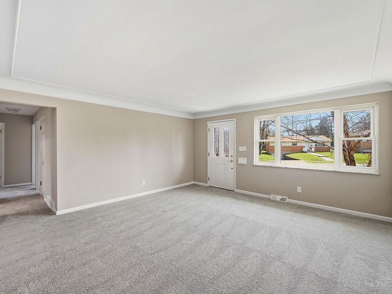 6683 Greentree Drive, Springfield Twp., OH 45224 Photo 4