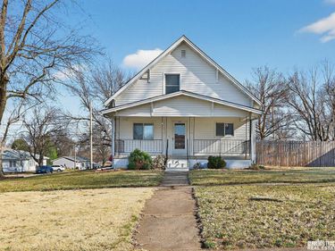 818 9th Street , Syracuse, NE 68446