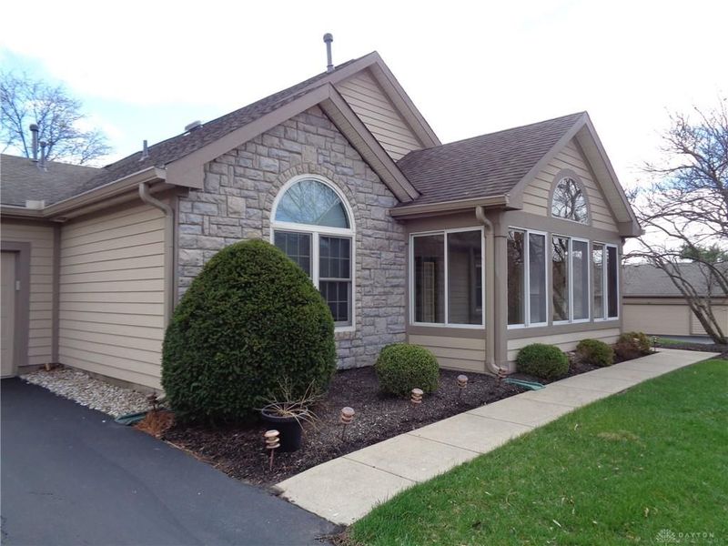 80 Villa Pointe Drive, Springboro, OH 45066 Photo 2