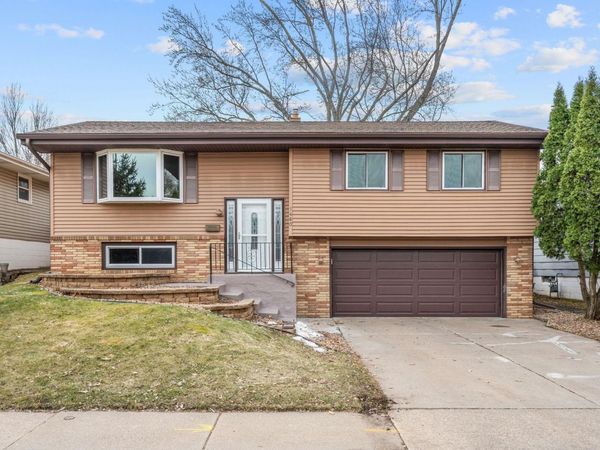 1460 Hoyt Avenue E, Saint Paul, MN 55106