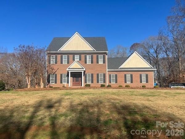 129 Walnut Avenue, Yadkinville, NC 27055