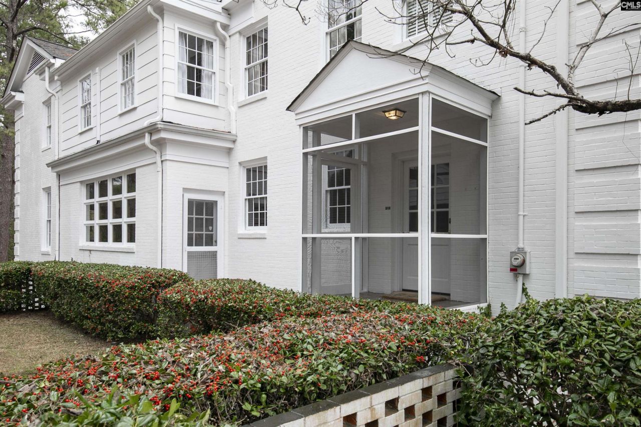 2411 Springdale Drive  Photo 11