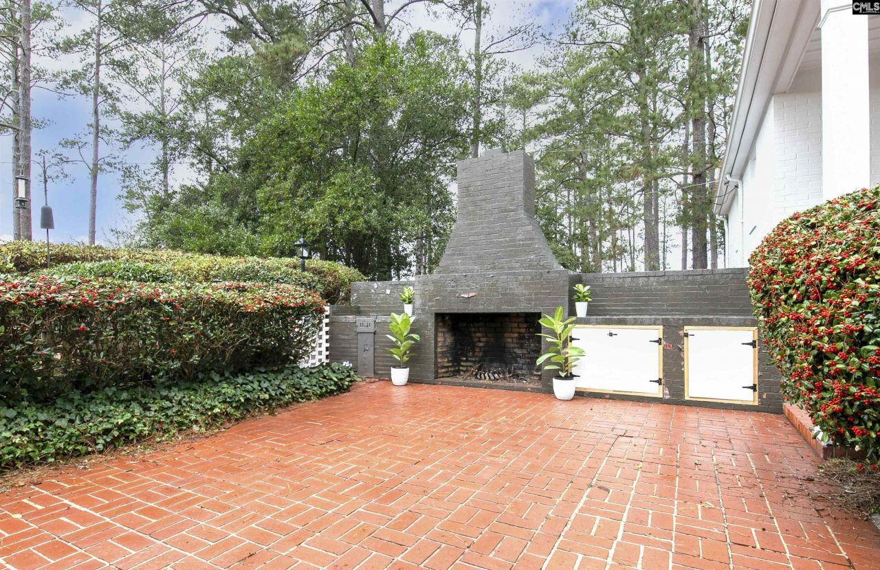 2411 Springdale Drive  Photo 14