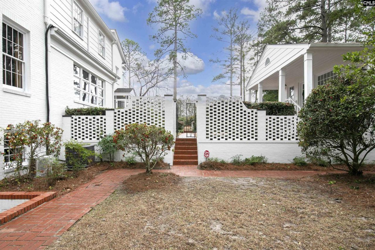 2411 Springdale Drive  Photo 19