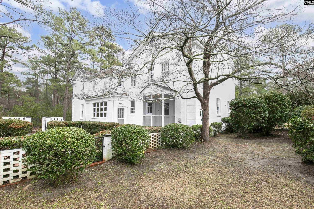 2411 Springdale Drive  Photo 9