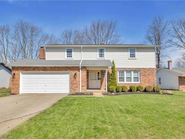 26928 Fairfax Lane, North Olmsted, OH 44070