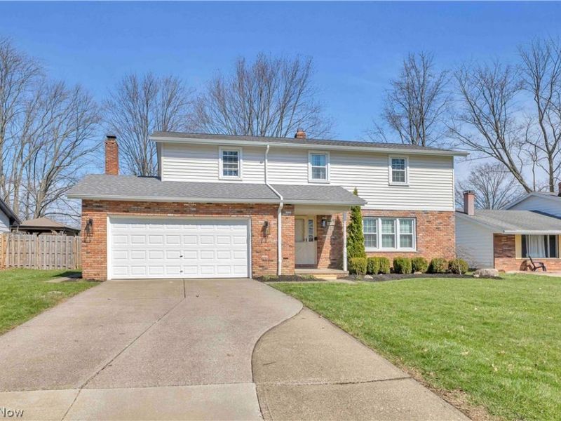 26928 Fairfax Lane, North Olmsted, OH 44070 Photo 2