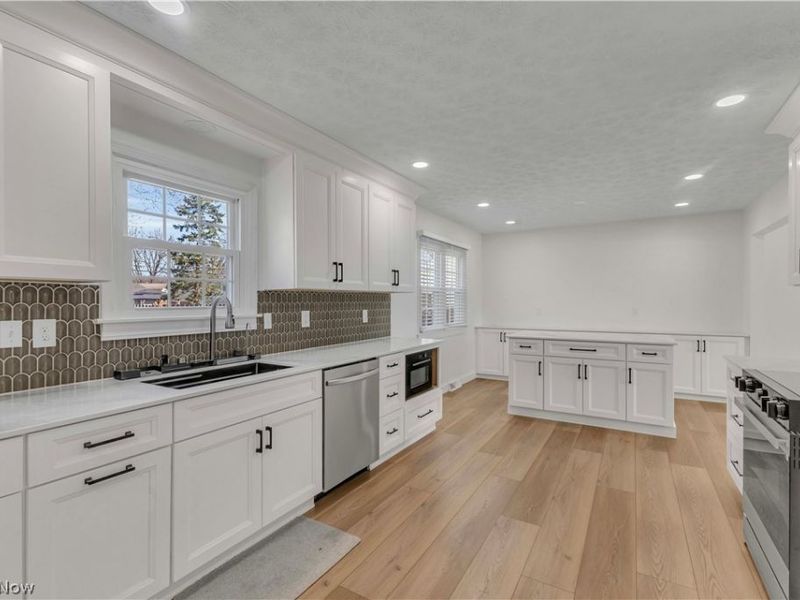 26928 Fairfax Lane, North Olmsted, OH 44070 Photo 31