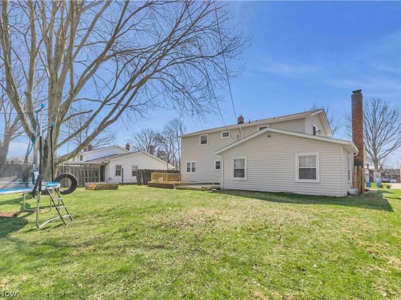 26928 Fairfax Lane, North Olmsted, OH 44070 Photo 5