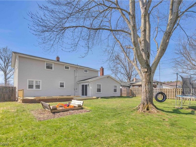 26928 Fairfax Lane, North Olmsted, OH 44070 Photo 7