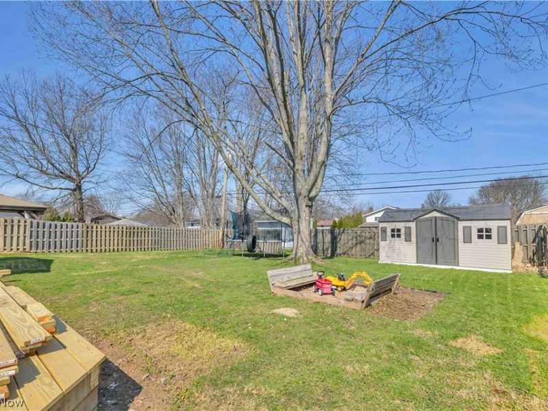 26928 Fairfax Lane, North Olmsted, OH 44070 Photo 8