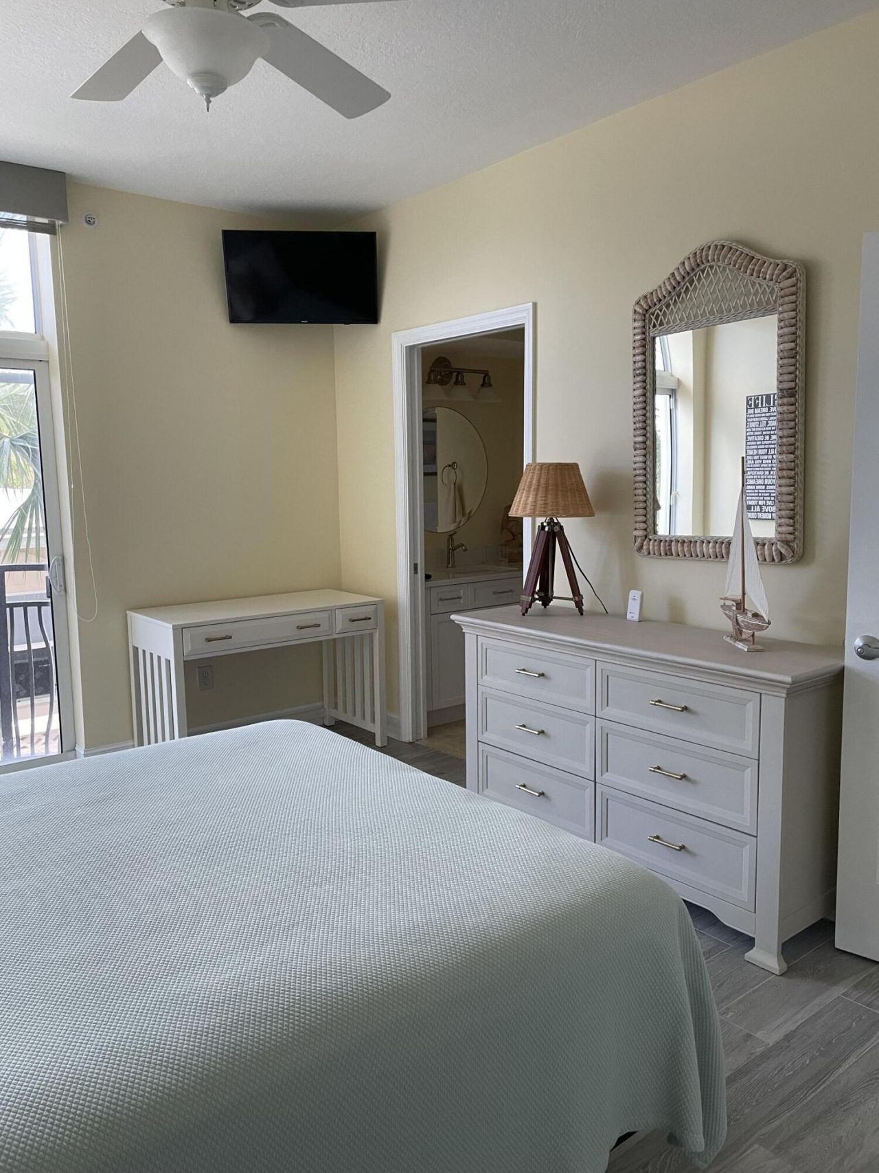 314 Inlet Way, Unit 201, Palm Beach Shores, FL 33404 Photo