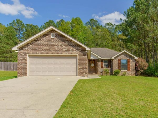 59 Hemingway Dr., Sumrall, MS 39482