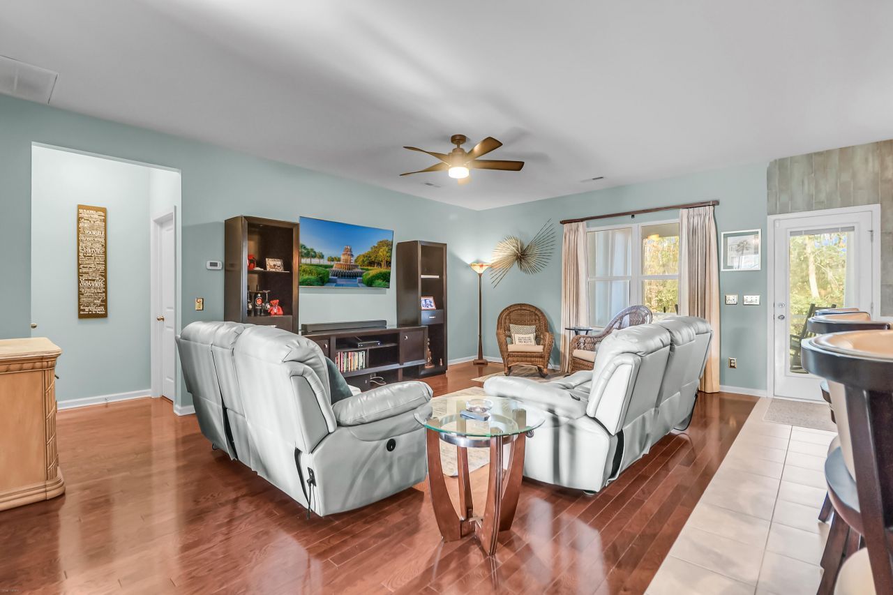 3230 Conservancy Lane Photo 16