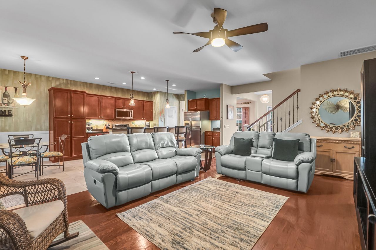 3230 Conservancy Lane Photo 6