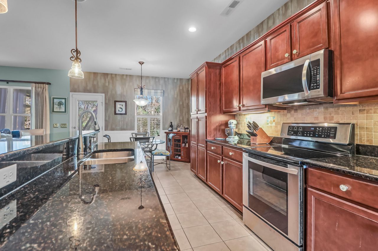 3230 Conservancy Lane Photo 9