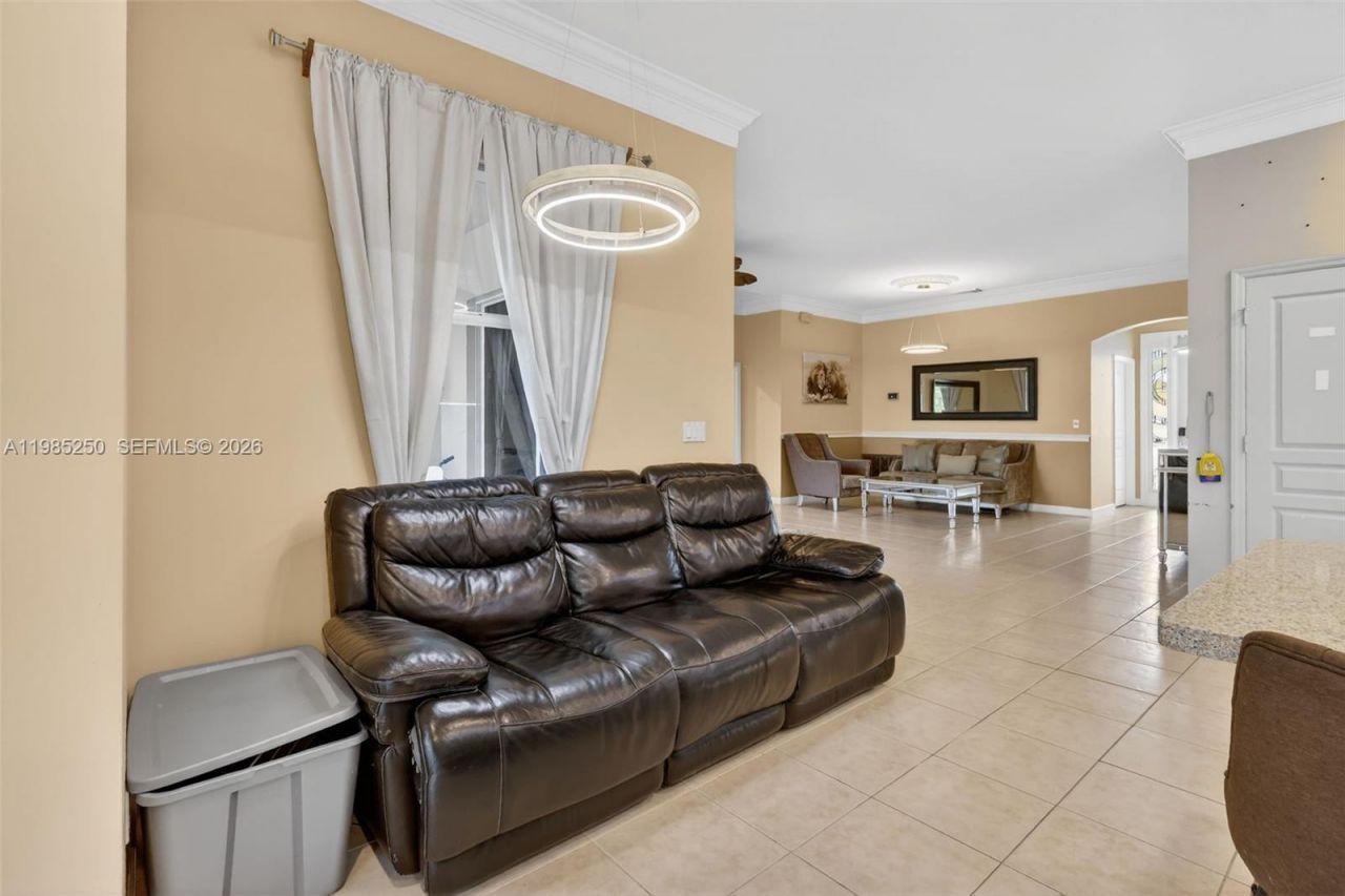 10701 SW Waterway Ln, Port Saint Lucie, FL 34987 Photo