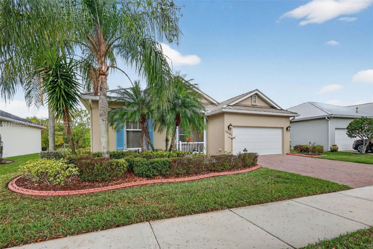 10701 SW Waterway Ln, Port Saint Lucie, FL 34987 Photo