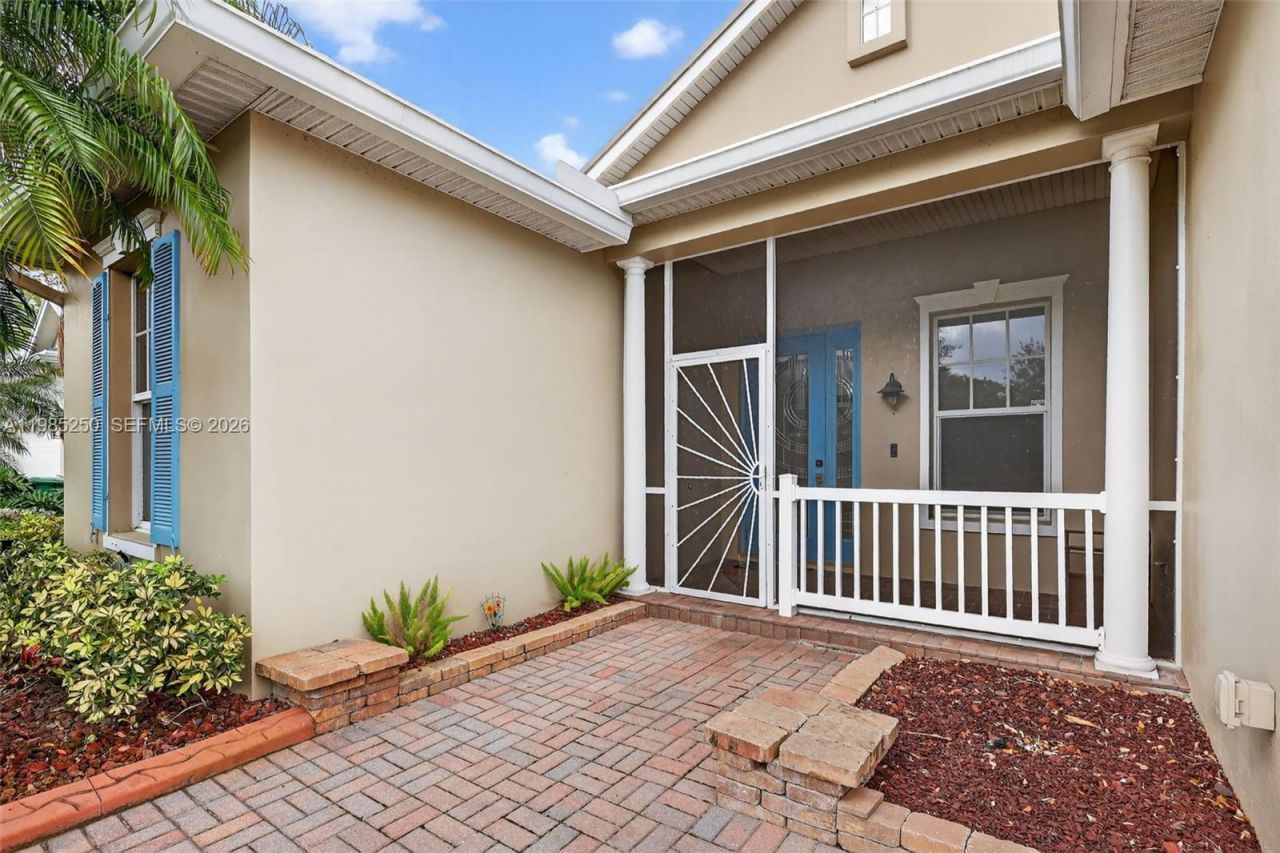 10701 SW Waterway Ln, Port Saint Lucie, FL 34987 Photo