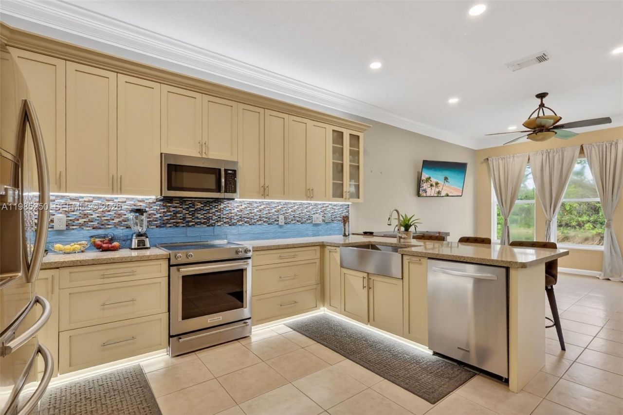 10701 SW Waterway Ln , Port Saint Lucie, FL 34987 Photo