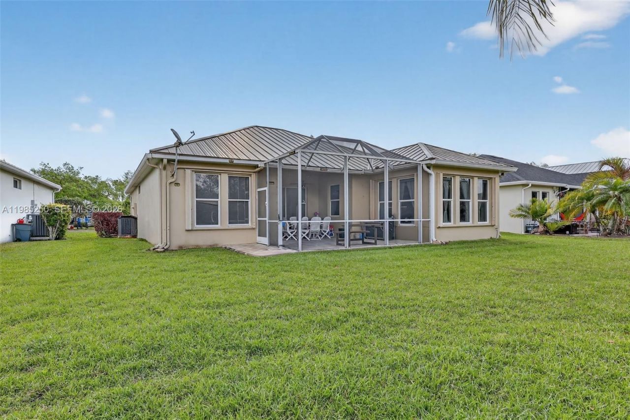 10701 SW Waterway Ln, Port Saint Lucie, FL 34987 Photo