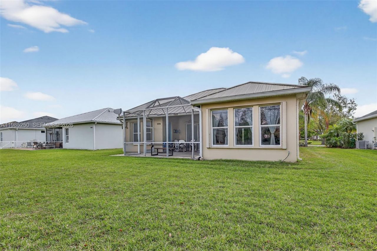 10701 SW Waterway Ln, Port Saint Lucie, FL 34987 Photo