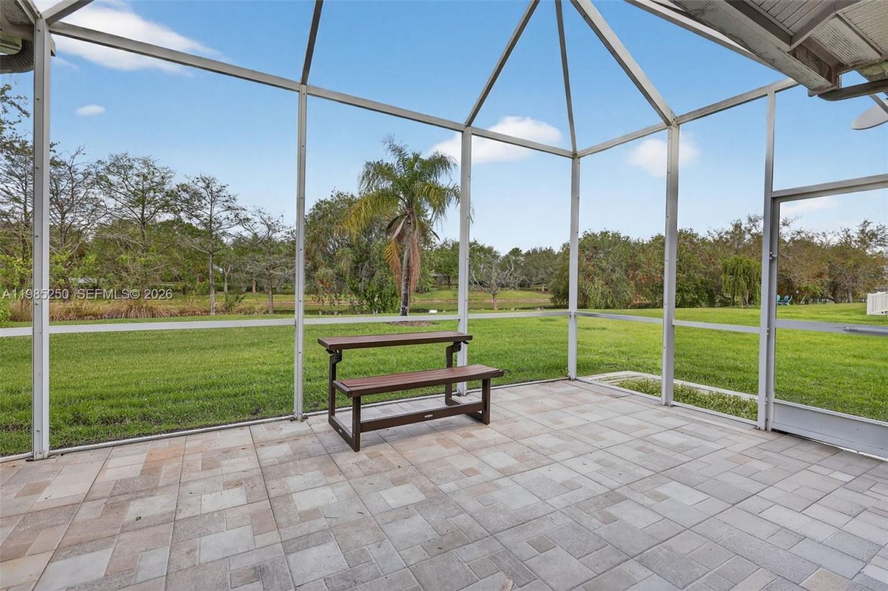 10701 SW Waterway Ln, Port Saint Lucie, FL 34987 Photo