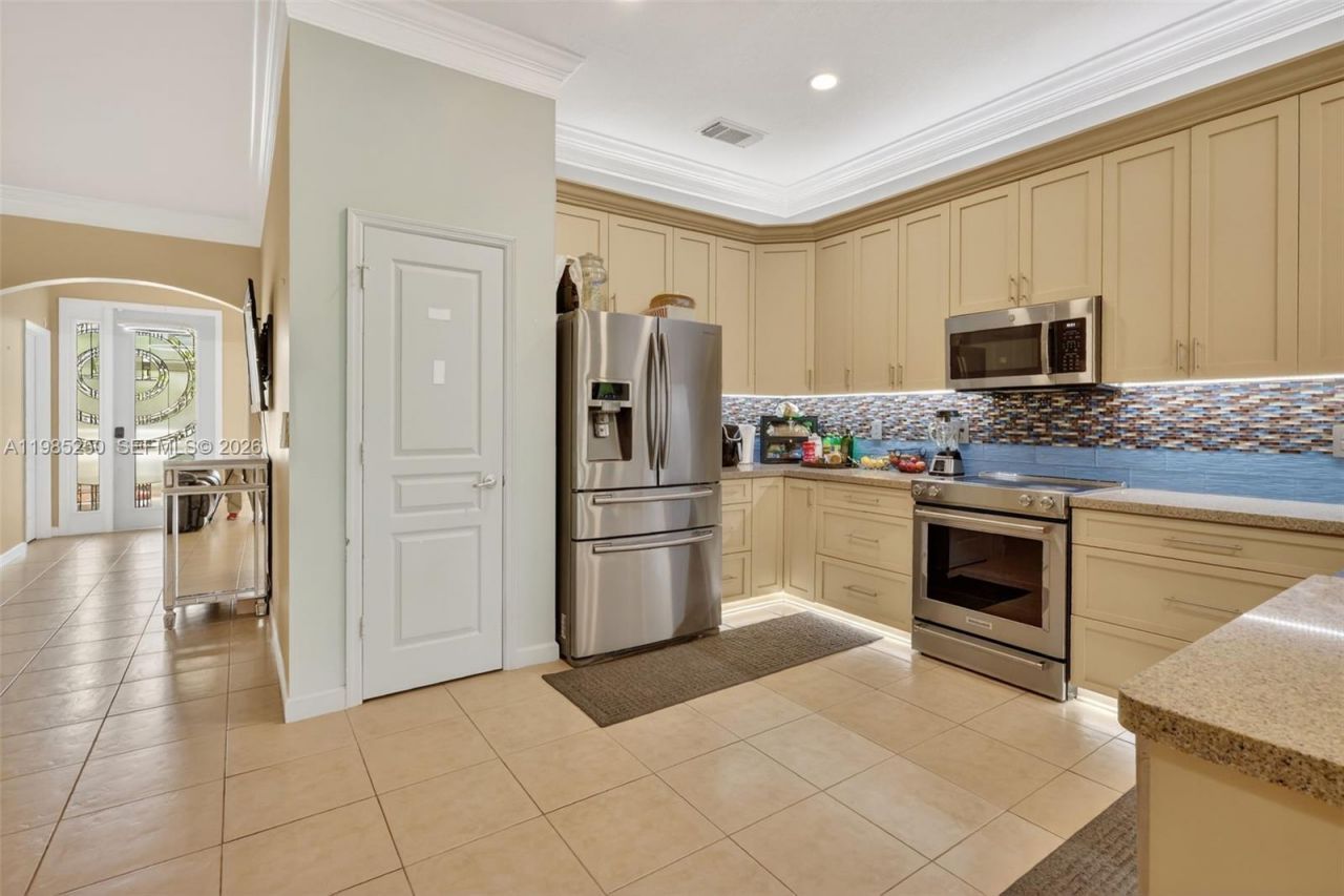 10701 SW Waterway Ln, Port Saint Lucie, FL 34987 Photo