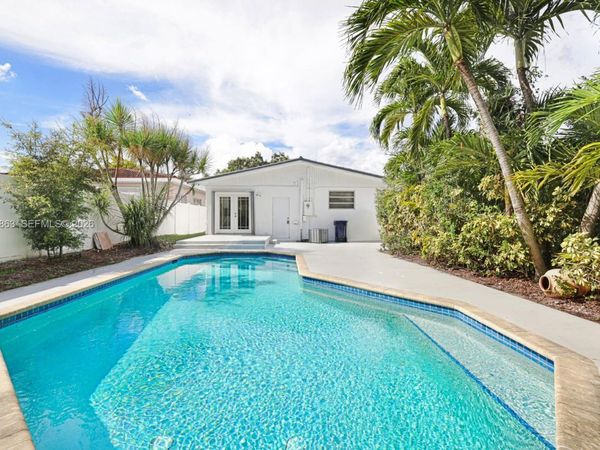 8850 NE 4th Ave, El Portal, FL 33138