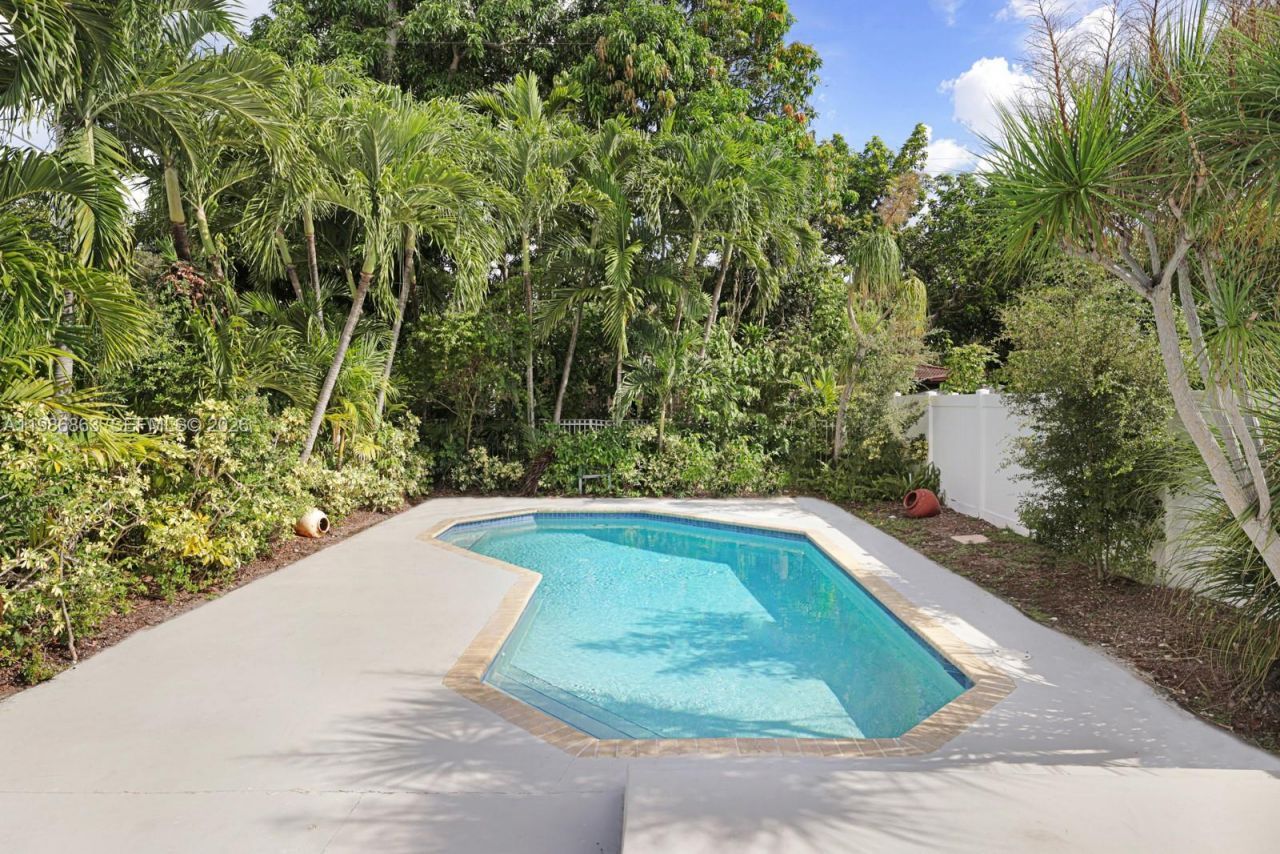 8850 NE 4th Ave, El Portal, FL 33138 Photo